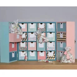 Adventskalender i trä som kan dekoreras, stl. 55,5x27,5 cm, 1 st.