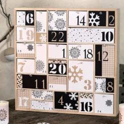 Adventskalender i trä som kan dekoreras, stl. 40x40 cm, 1 st.