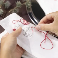 DIY Kit Broderi, Julservetter, julröd, 1 förp.