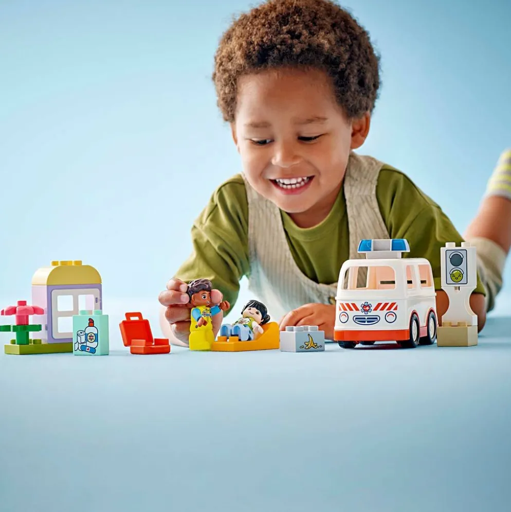 LEGO® DUPLO® ambulans med förare, 19 delar/ 1 förp.
