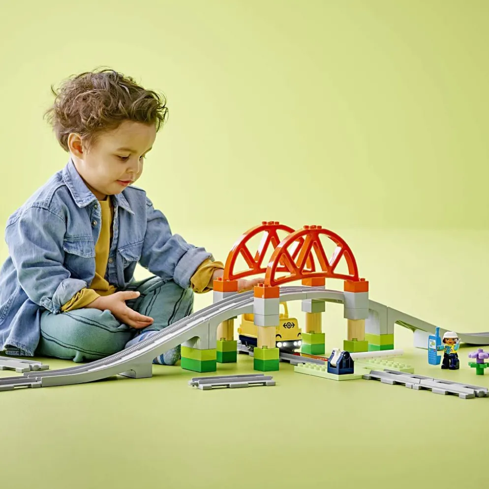 LEGO® DUPLO® utbyggnadsset för järnvägsbro och spår, 42 delar/ 1 förp.