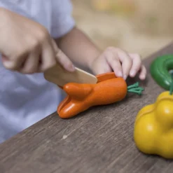 PLAN TOYS Skärbar Frukt och Grönt, 11 st./ 1 set