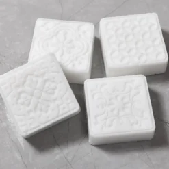 Silikonform, Fyrkantig med grafisk design, H: 2,4 cm, L: 6,8 cm, B: 6,8 cm, 4 st./ 1 förp.